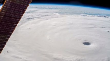 NASA опубликовало видео тайфуна "Соуделор" из космоса (Видео)