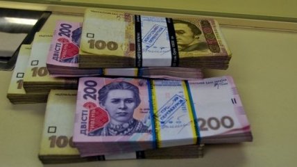 Средняя зарплата в Украине выросла на 20 грн