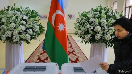 В Азербайджане партия президента победила на парламентских выборах 