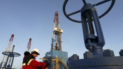 Нефть начала дешеветь из-за опасения за перспективы мировой экономики 