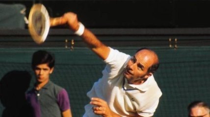 Легендарного теннисиста обвинили в тройном изнасиловании
