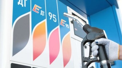 Средняя цена на автобензин в РФ с 26 ноября по 2 декабря снизилась