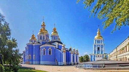 Над Свято-Михайловским Златоверхим собором звучала уникальная мелодия к Пасхе
