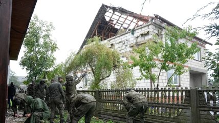 Поврежденный дом в Польше после атаки России