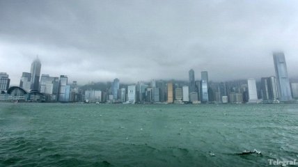 В Китае объявлен "красный" уровень опасности из-за тайфуна "Фитоу" 