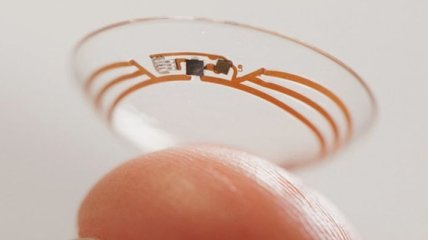 Google создаст "умные" контактные линзы