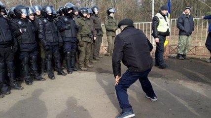 Полиция отпустила почти всех задержанных в Новых Санжарах