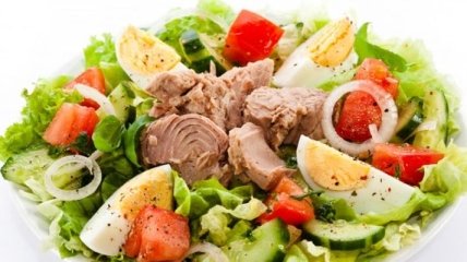 Рецепт дня: салат с тунцом и яйцом