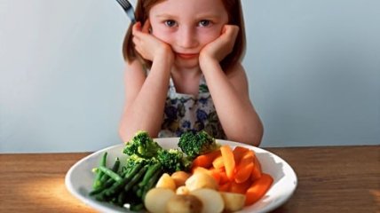 Как приучить ребенка есть овощи: небанальные советы