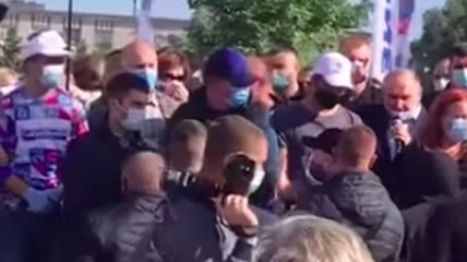 В Новомосковске агитатор послал участников пикета на**р: эпичное видео позабавило сеть