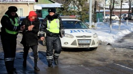 Форсаж отдыхает: пьяный россиянин разбил угнанный автобус, пытаясь сбежать от полиции (видео)
