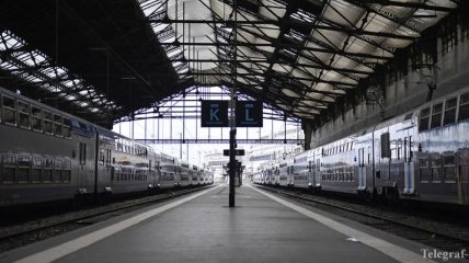 Во Франции продолжают бастовать работники общественного транспорта