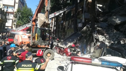 В Грузии около полудня рухнул жилой дом