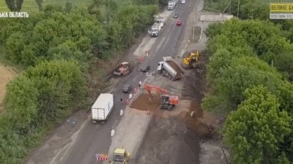 "Большое строительство": На Донетчине проходит ремонт дороги Покровск-Бахмут-Михайловка