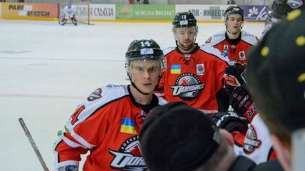 Два хоккеиста сборной Украины продолжат карьеру в Казахстане