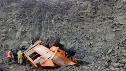 Автобус с российскими шахтерами сорвался в кювет: 6 погибших