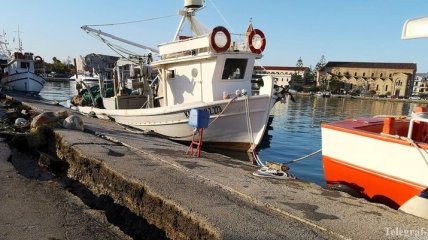 В Греции мощное землетрясение повредило гавань острова Закинф (Видео)