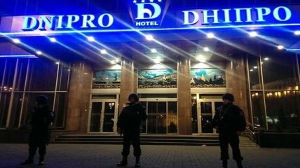 Правый сектор эвакуируется из гостиницы "Днепр"