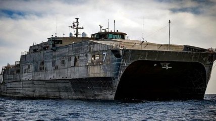 Десантный корабль США впервые прошел Босфор
