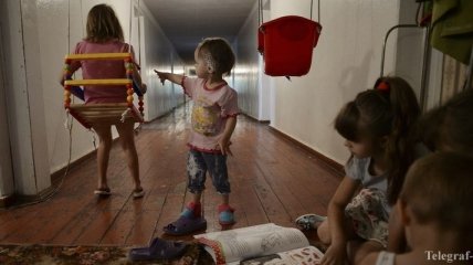 Из более 90 детей из детдомов Луганской области усыновили почти половину