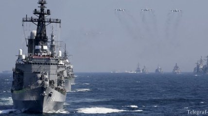 Японский флот вошел в филлипинский порт в спорном с Китаем районе