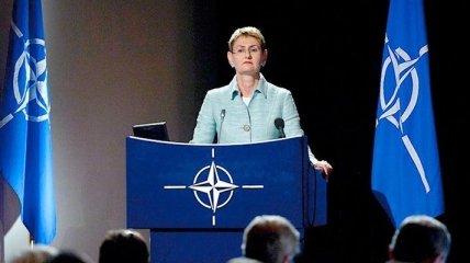 "Это подрывает Минские соглашения": В НАТО высказались касательно обстрелов на Донбассе