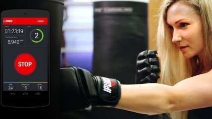 В продаже появятся "умные" боксерские перчатки 