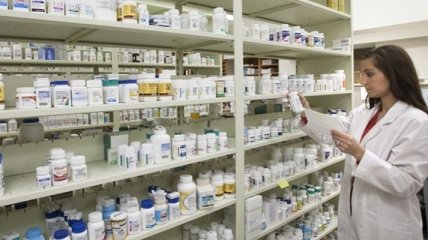 "Будет полный треш": известный врач выступил за запрет свободной продажи лекарств в Украине
