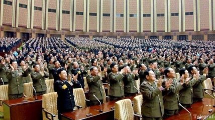 Внеочередная сессия правительства КНДР встревожила мир