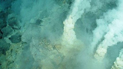 Следы зарождения жизни ученые ищут в древнейшей воде на Земле  