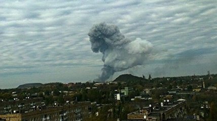 Ситуация в Донецке: горит завод химических изделий