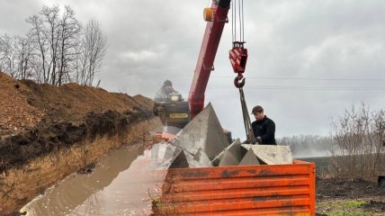 Россияне вовсю строят "засечную черту" на границе Белгородской области