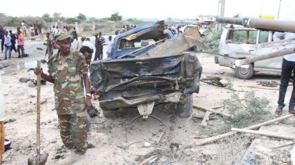 В Сомали на фугасе подорвались восемь военных