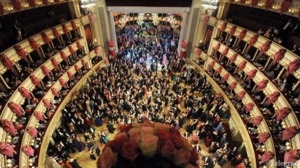 Сегодня состоялось открытие знаменитого Венского оперного бала