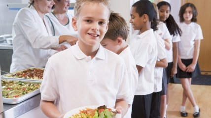 Чем опасно питание в школьной столовой?