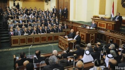 Суд распустил верхнюю палату парламента Египта 