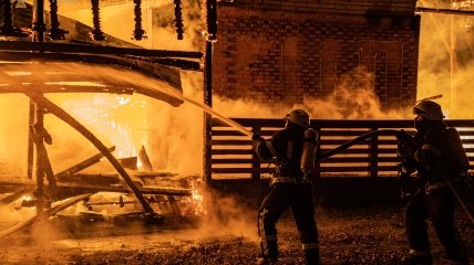 Ликвидация огня в столичном недействующем здании