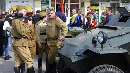 В Луганске реконструировали бой за освобождение города