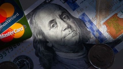 После выходных в Украине подешевела валюта: курс в обменниках