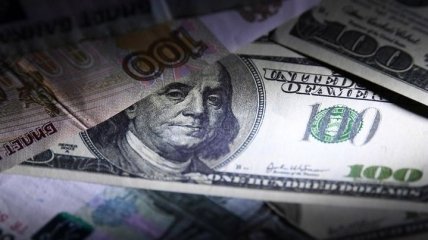 Доллар продолжает стремительно дорожать: курс валют на 24 декабря