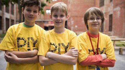 Дети для детей: украинские мальчики изобрели способ, как победить страх темноты
