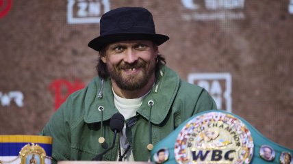 Александр Усик