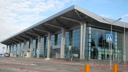 В аэропорту "Харьков" взрывчатку не нашли  