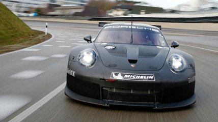 Porsche презентовала гоночное купе 911 GT3 RSR