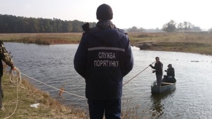 В Киевской области обнаружили тело рыбака на берегу реки