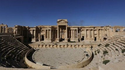 Боевики ИГИЛ разрушили часть амфитеатра в Пальмире