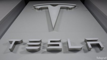 Автомобили Tesla смогут заряжаться от солнца 