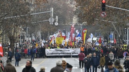 "Рабский" закон: В Венгрии прошли массовые протесты