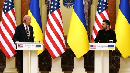 Владимир Зеленский провел брифинг с американским лидером Джо Байденом