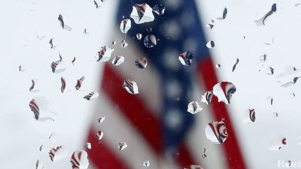 В США внедорожник упал в размытый дождями ручей